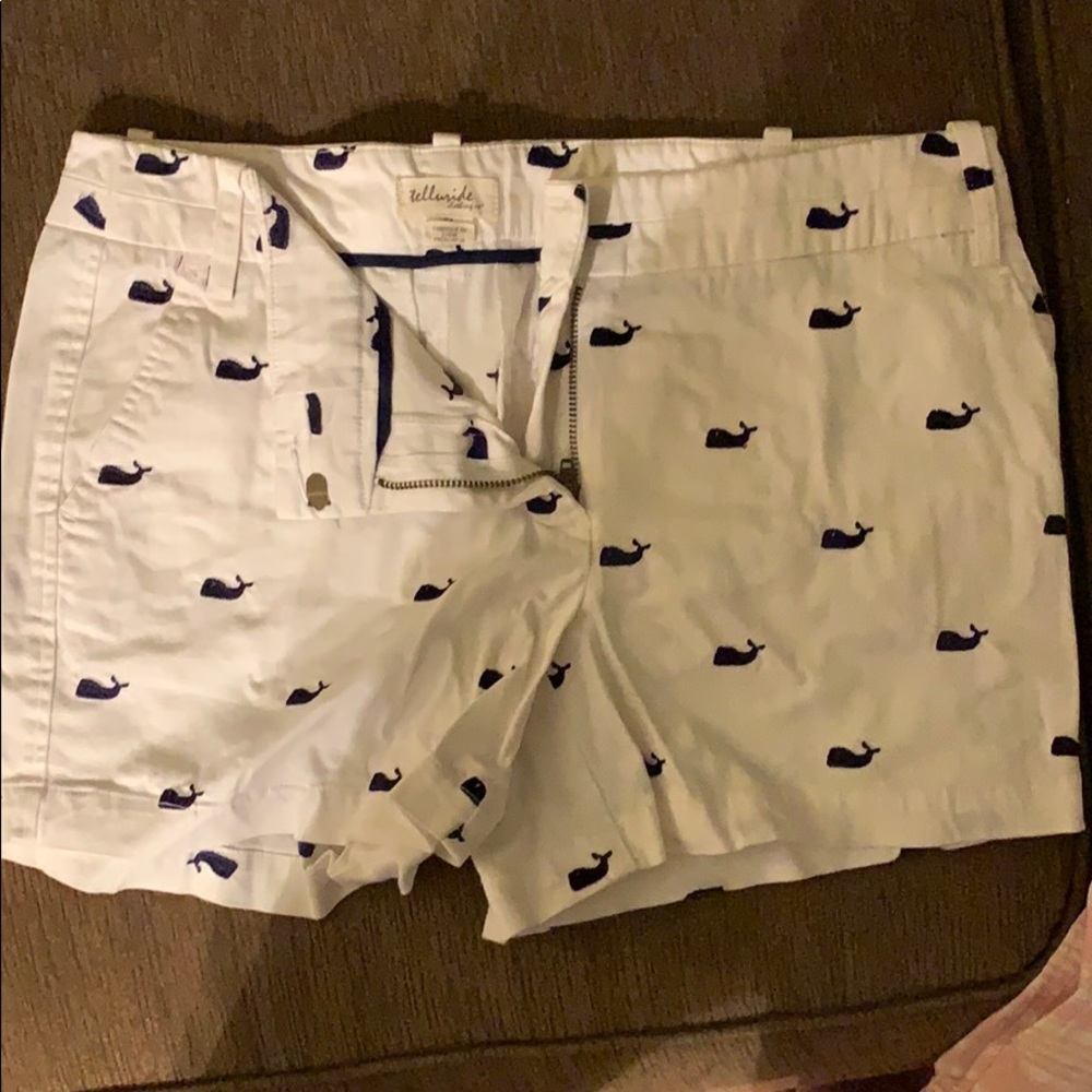 Whale shorts